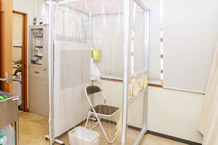 発熱外来検査ブース